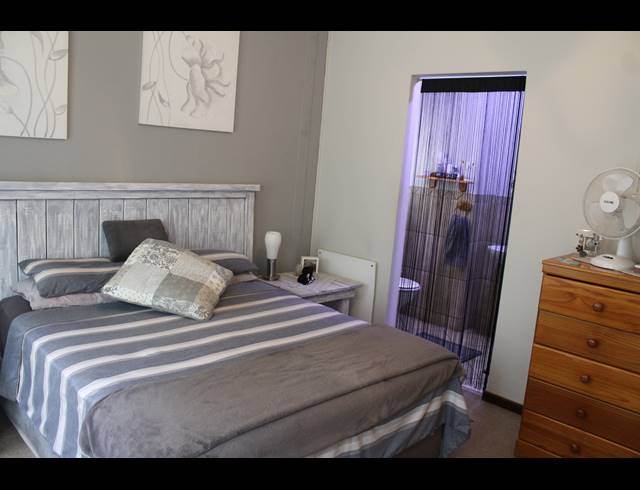 3 BEDROOM TOWNHOUSE FOR SALE IN THE COVES